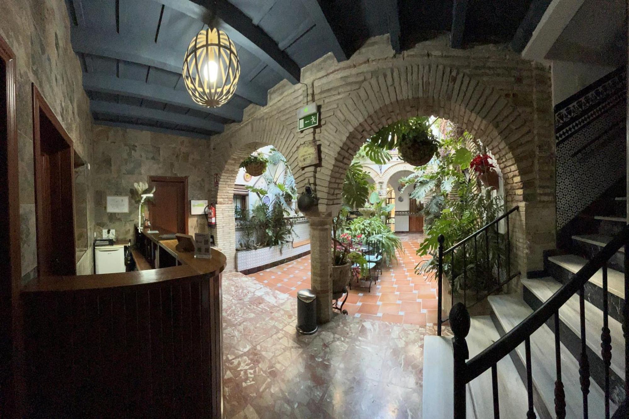 Pension Los Arcos Кордоба Екстериор снимка