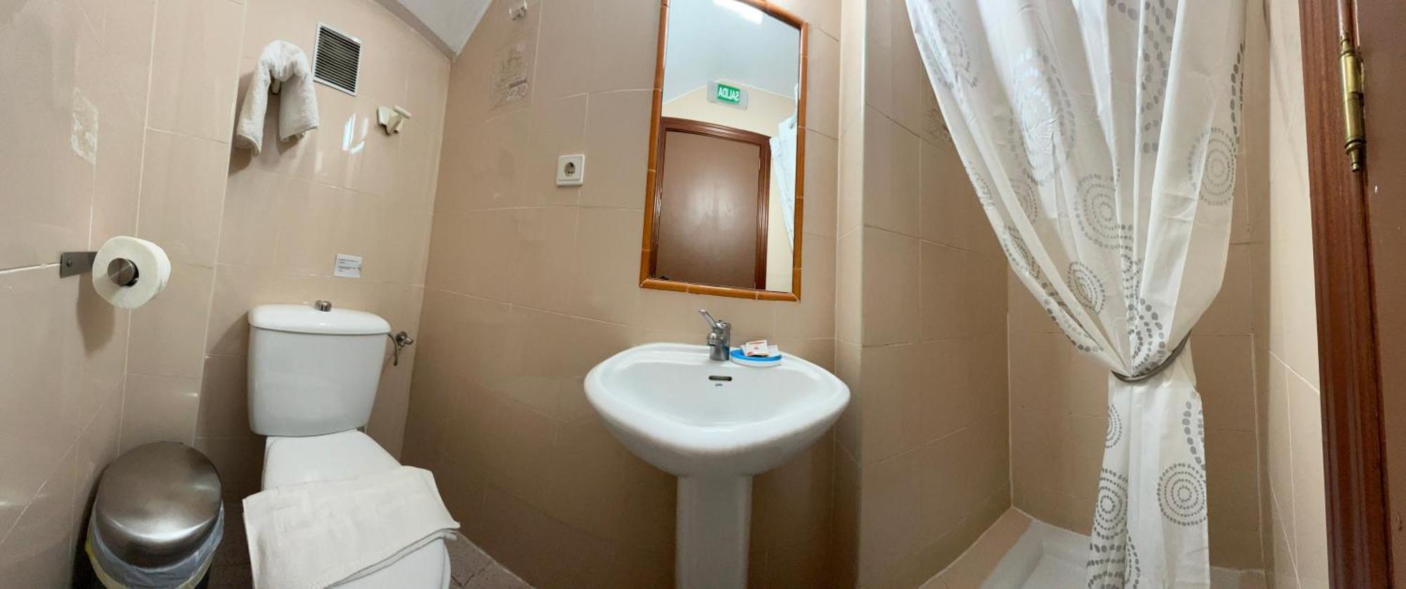 Pension Los Arcos Кордоба Екстериор снимка