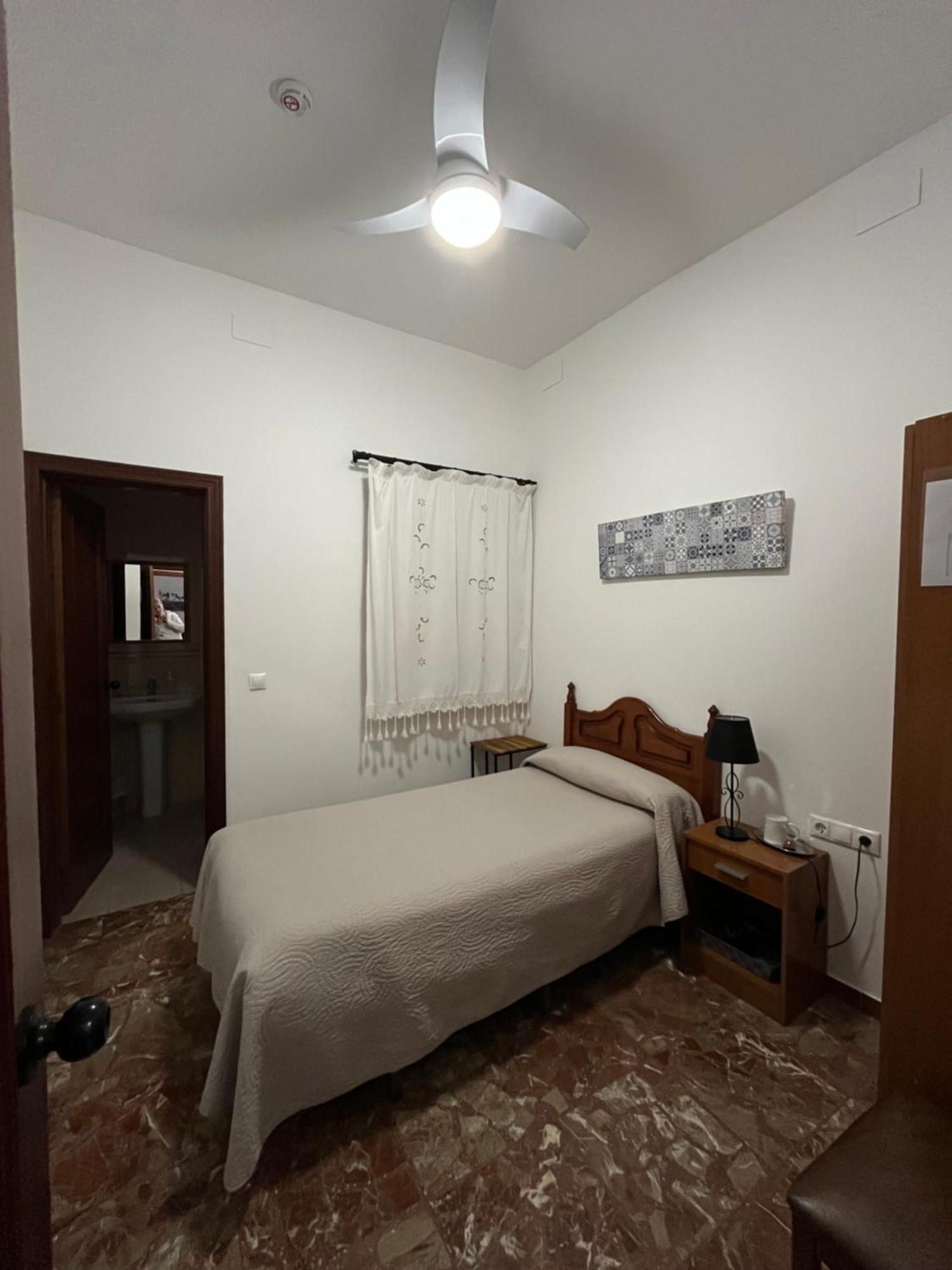 Pension Los Arcos Кордоба Екстериор снимка