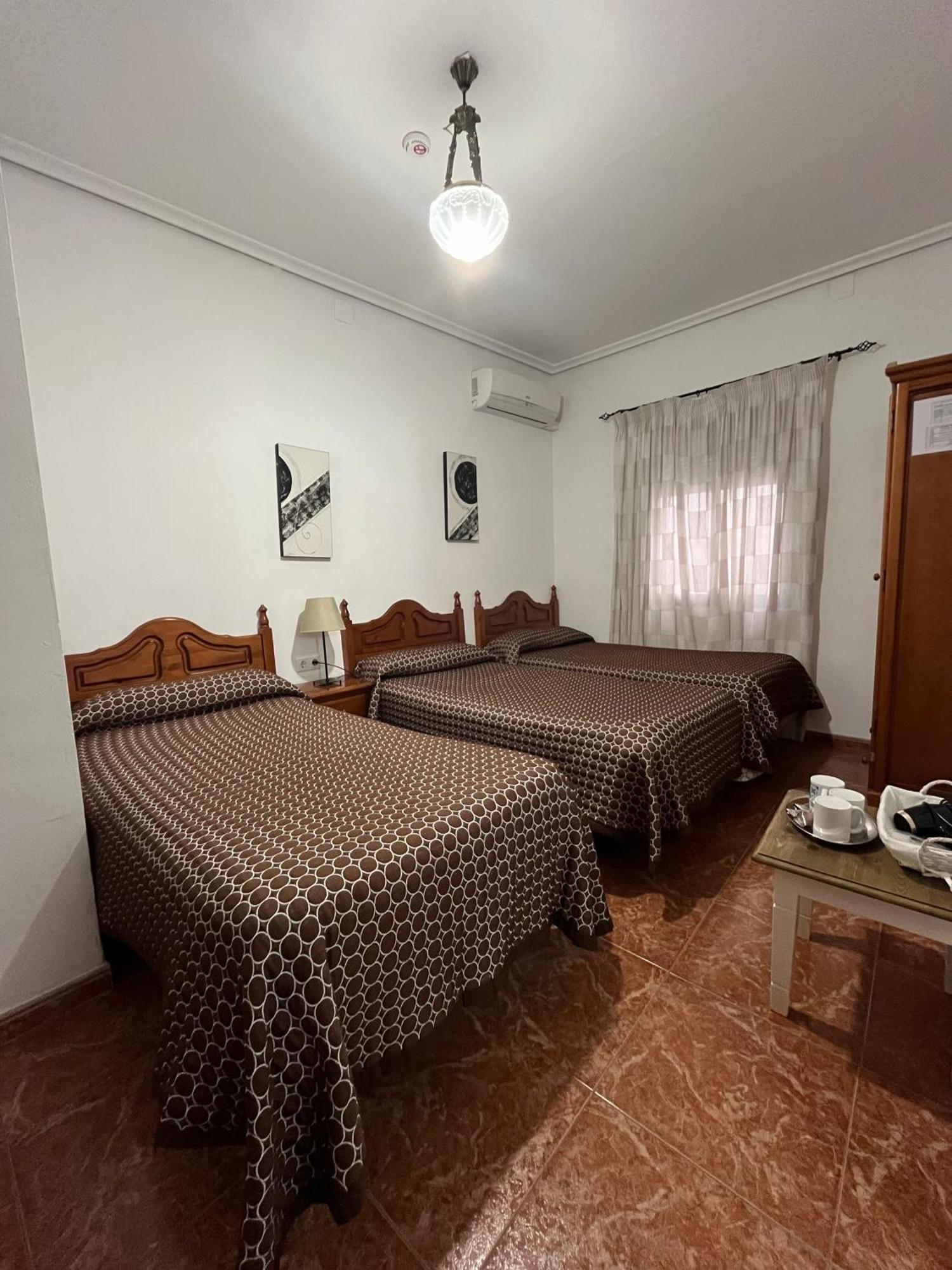 Pension Los Arcos Кордоба Екстериор снимка