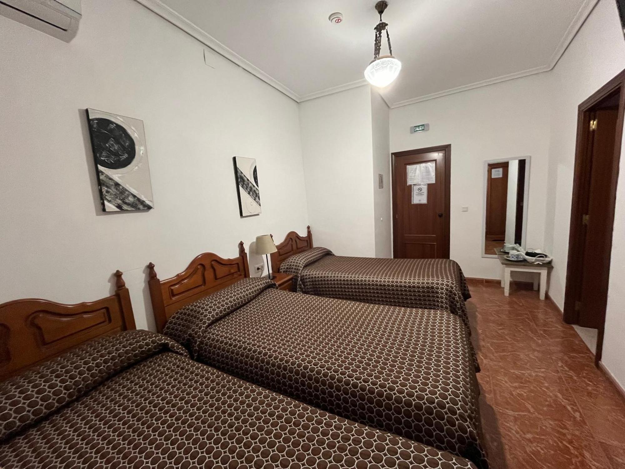 Pension Los Arcos Кордоба Екстериор снимка